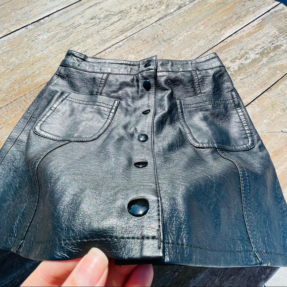 Divided Skirt Faux Vegan Textured Leather Full Front Snap-On - Picture 5 of 13